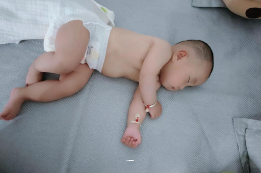 滑县宝宝老打喷嚏怎么办